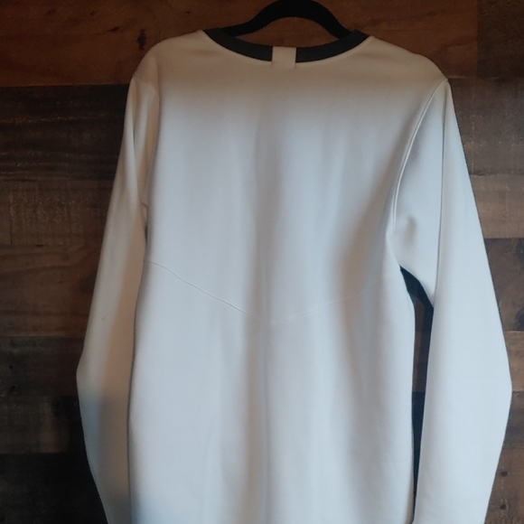 Nike Black and White Long Sleeve Shirt - Picture 6 of 9